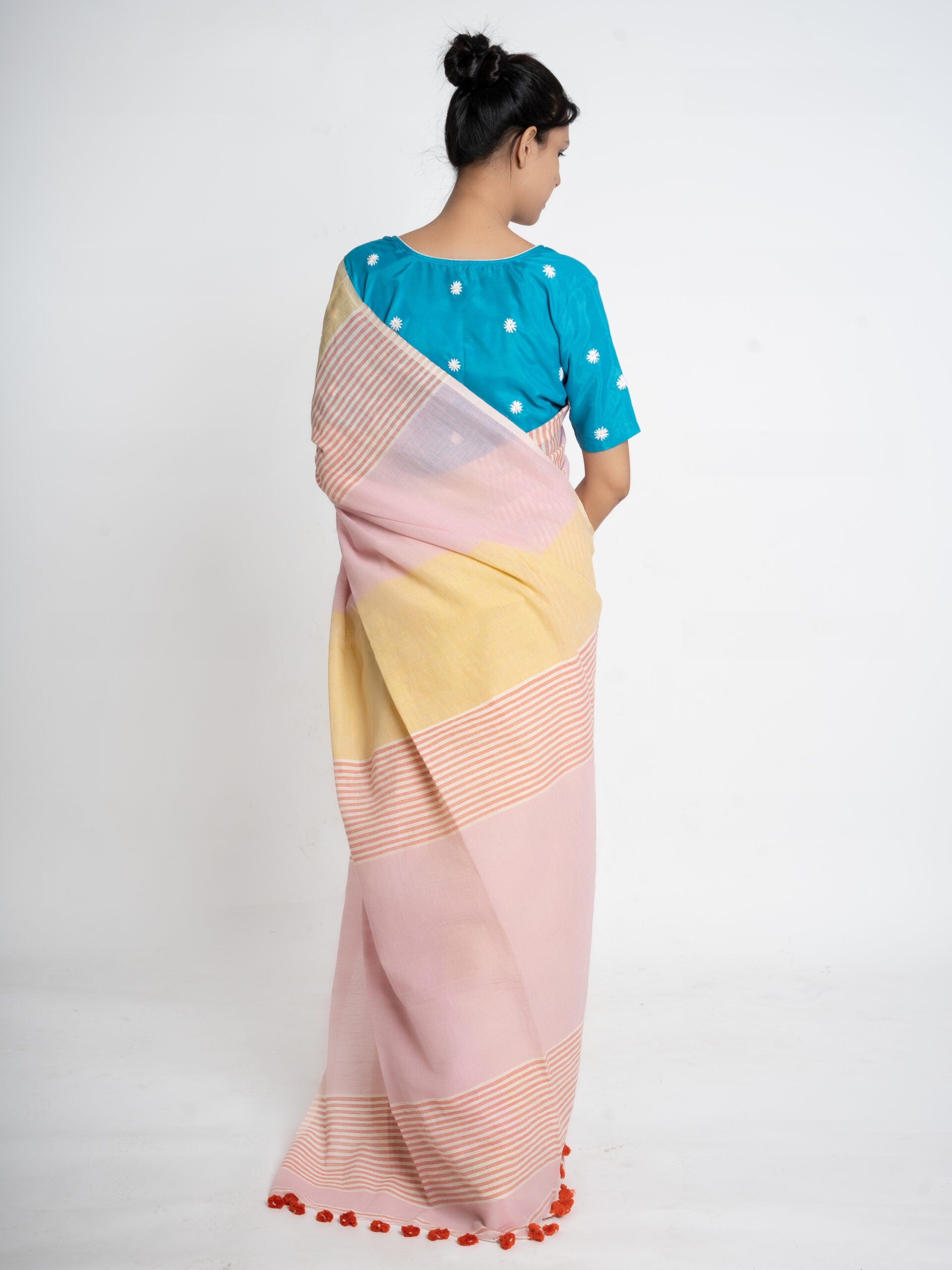 Unchained Dreams ā Handwoven Linen Saree with Vibrant Embroidery - Kozylook